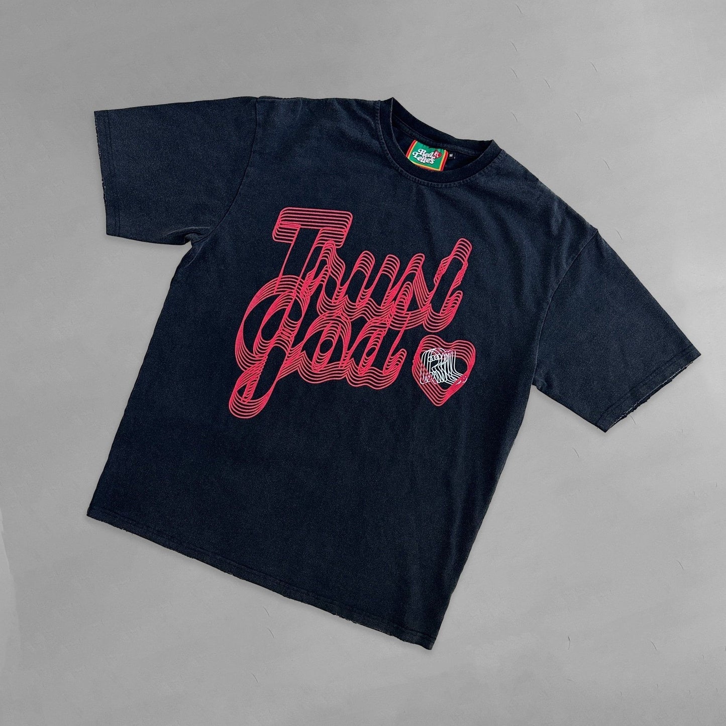 red letter “trust god” tee